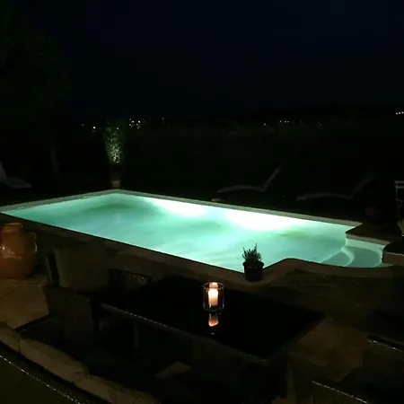 10mn De Cannes, Entiere De 150m2. Villa