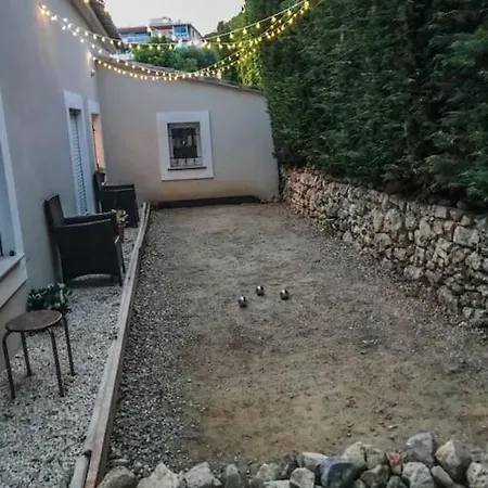 10mn De Cannes, Entiere De 150m2. Villa *