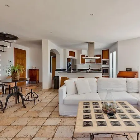 10mn De Cannes, Entiere De 150m2. Villa *