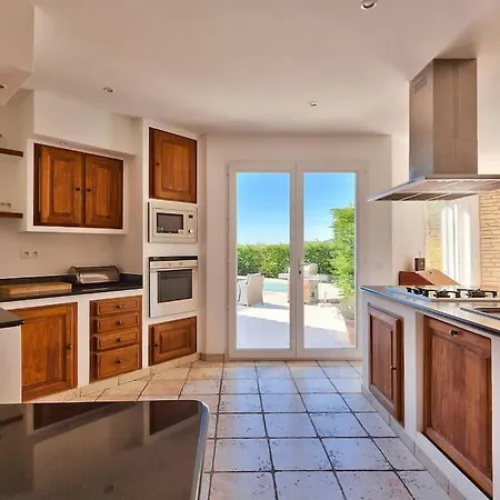 Villa 10mn De Cannes, Entiere De 150m2. Le Cannet