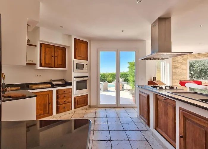 Villa 10mn De Cannes, Entiere De 150m2. Le Cannet