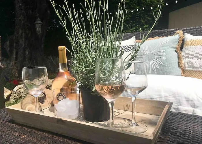 Villa 10mn De Cannes, Entiere De 150m2.